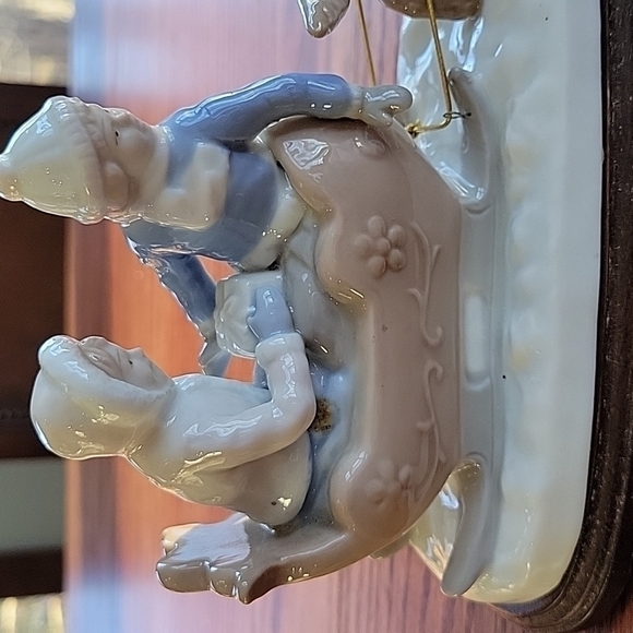 Paul Sebastian Porcelain Figurine, "Sleigh Ride" By Meico Dog Pulling Sled - Picture 2 of 5